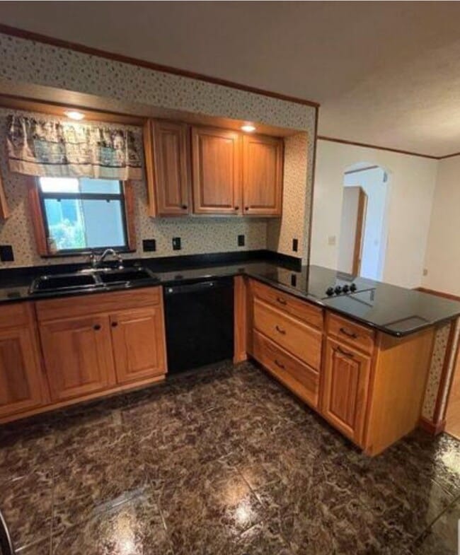 Building Photo - *** COMING SOON 9/7/2025*** Beautiful 4/2,...