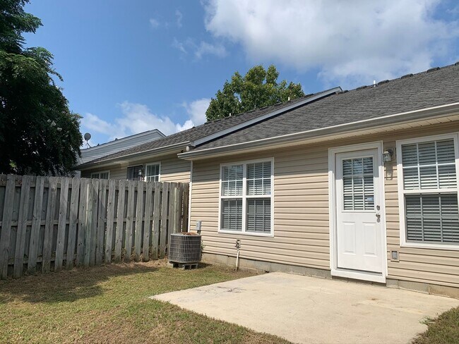 Building Photo - 410 Northrop Pl