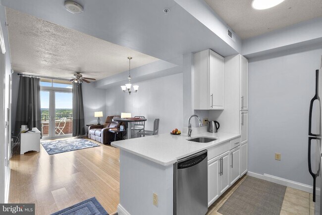 Building Photo - 11760 Sunrise Valley Dr