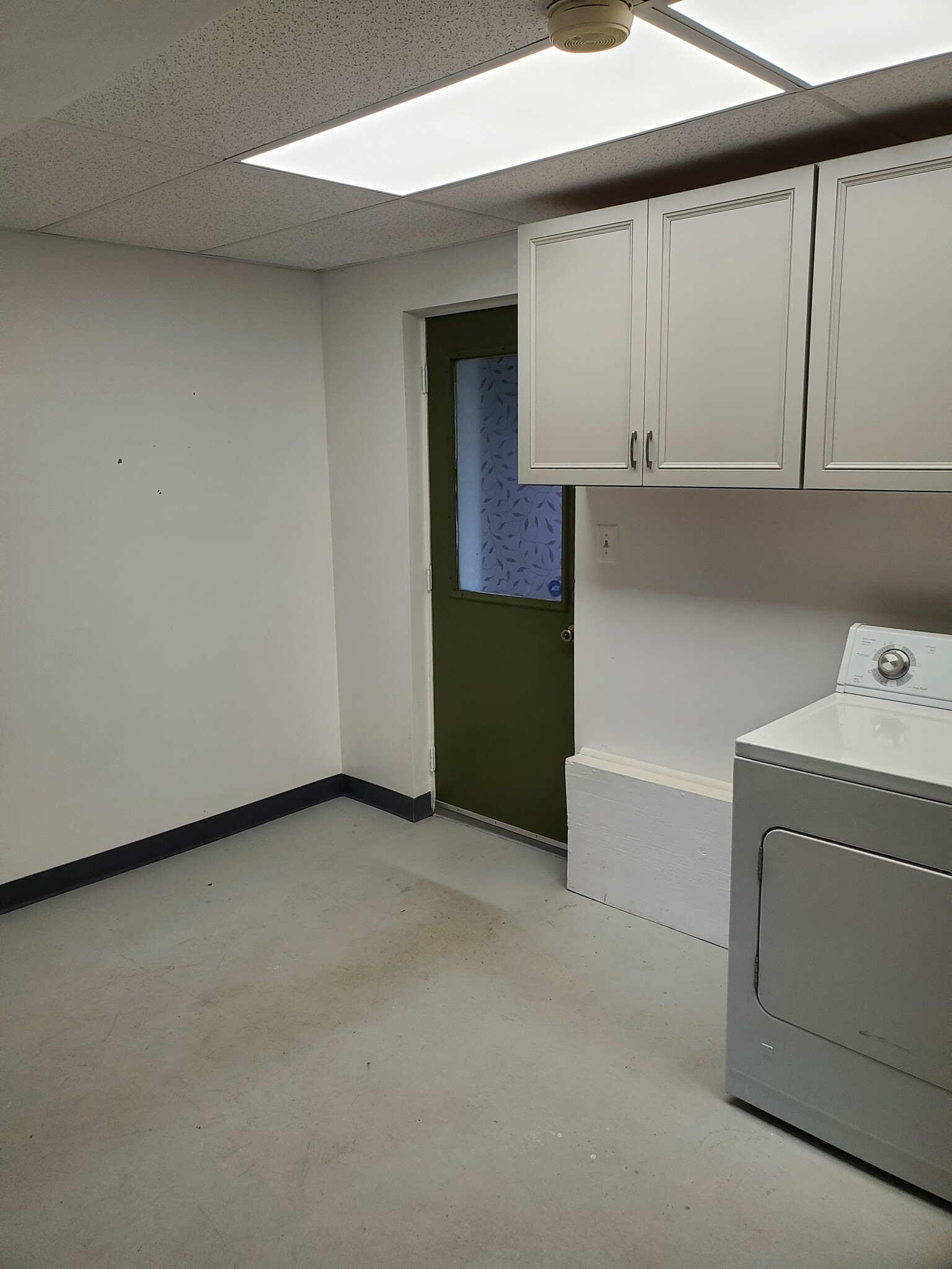 Plenty of space in laundry room for storage - 135 Westbrooke Ln