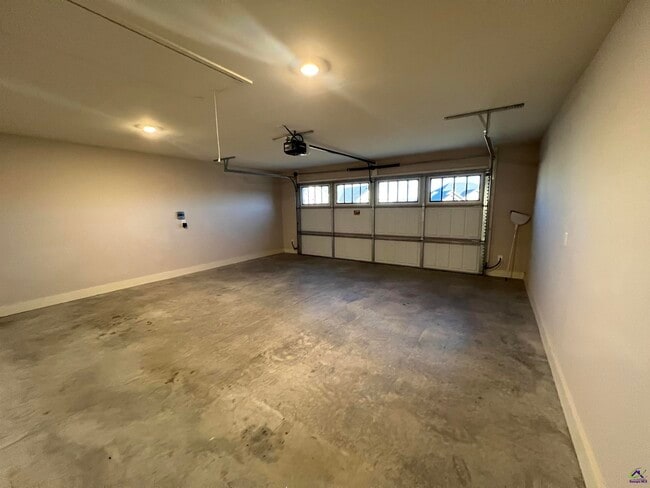 Building Photo - 122 Boundary Dr