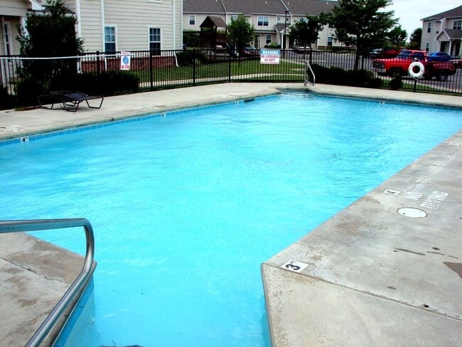 Building Photo - Pheasant Run Apartments
