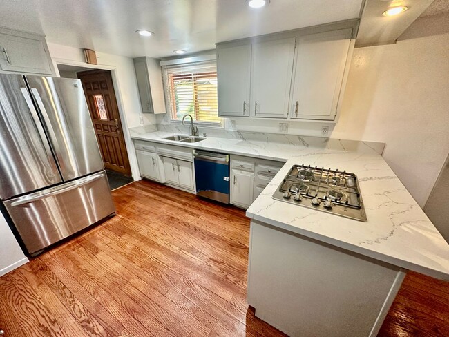 Building Photo - Spacious Newly Remodeled 4 Bedroom Orange ...