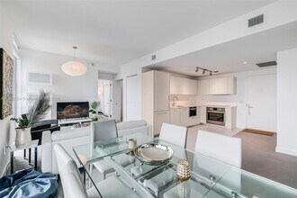 Building Photo - 501 NE 31st St