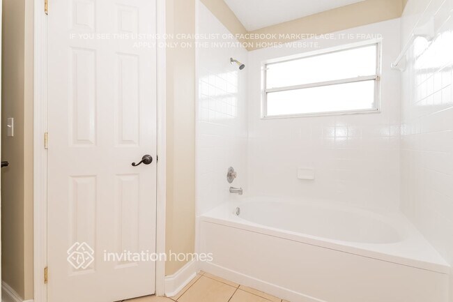 Building Photo - 6896 Plum Lake Dr E