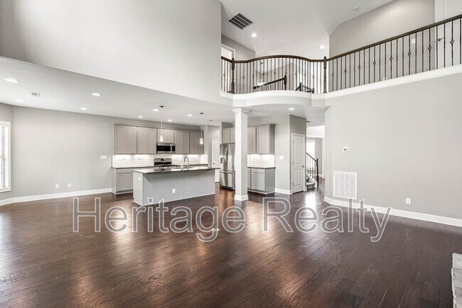 Building Photo - 925 Brookwood Ln