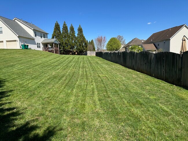 Building Photo - 5106 Tropicana Dr