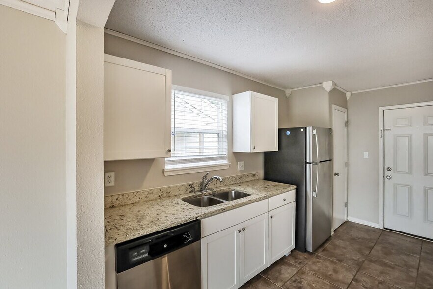 Building Photo - 6336 Long River Ln