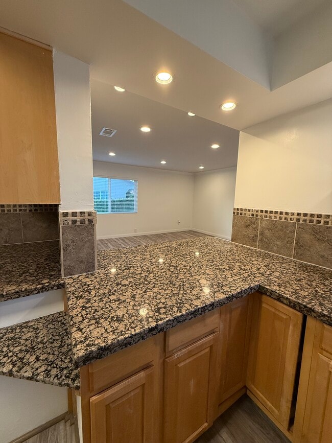 Building Photo - 3158 Juanita St