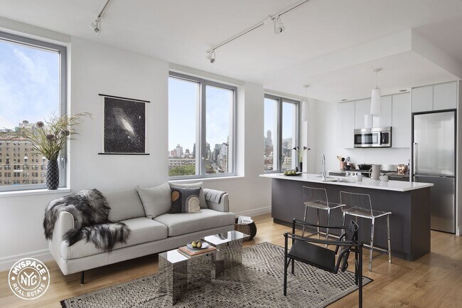 Primary Photo - 300 Ashland Pl