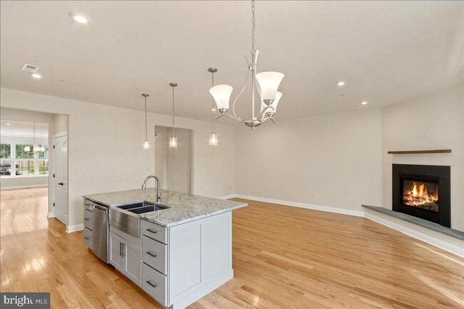 Building Photo - 264 W Ashland St