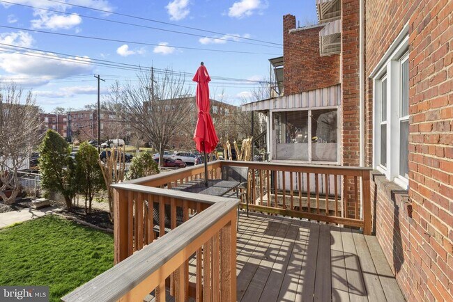 Building Photo - 5105 New Hampshire Ave NW