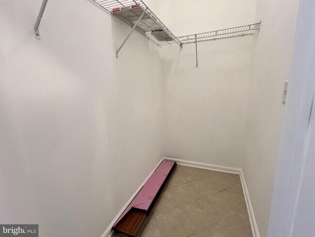 Building Photo - 422 Masterson Ct