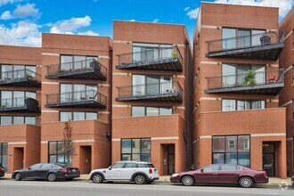 Building Photo - 3505 N Elston Ave