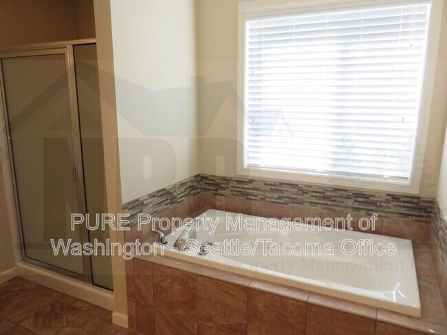 Building Photo - 7920 164th St E