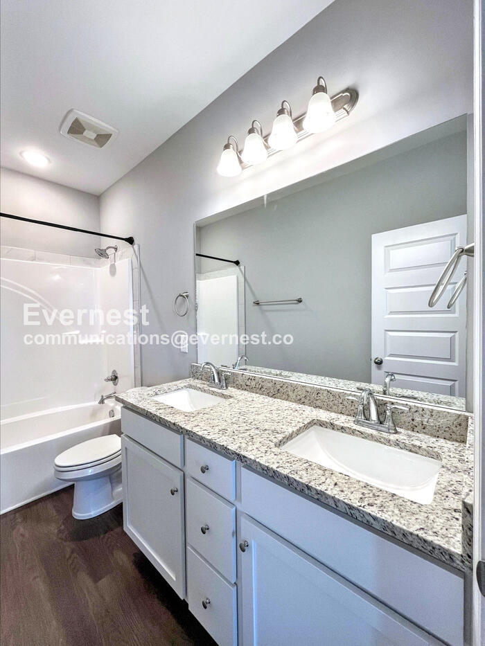 Building Photo - 1117 Prospect Ct