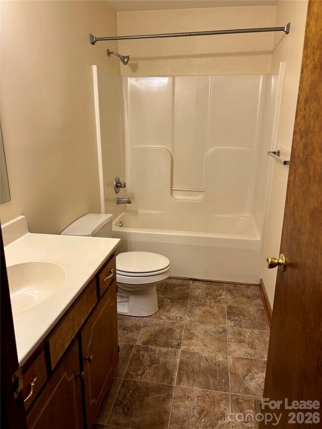 Building Photo - 163 Hillcrest Dr