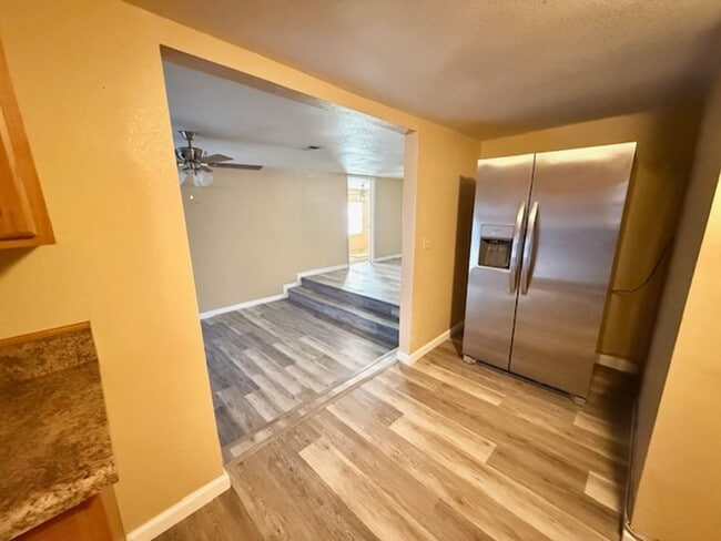 Building Photo - Newly Renovated, spacious 4 bedroom / 3 bath