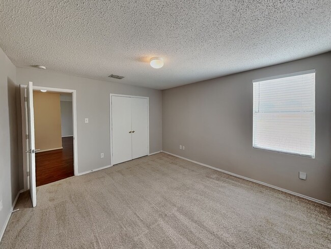 Building Photo - READY NOW! COME CHECK IT OUT!