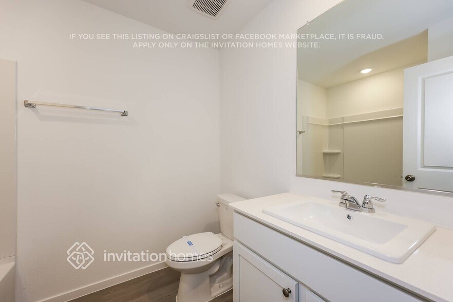 Building Photo - 2746 Bronte Blvd