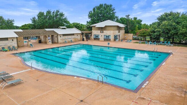 Building Photo - 9424 Castle Pines Dr