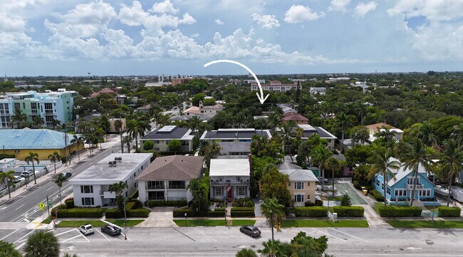 Building Photo - 113 N Lakeside Dr