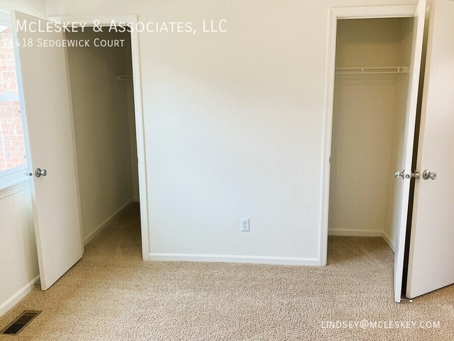 Building Photo - 418 Sedgewick Ct