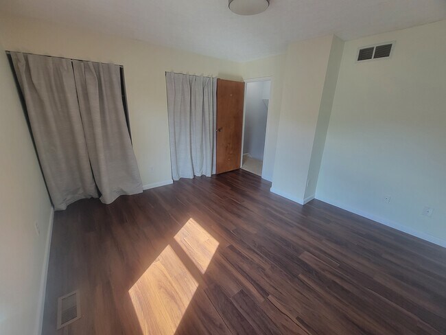 Building Photo - 8173 Newark Ave