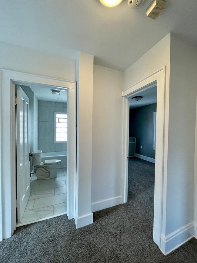 Building Photo - Single Family House 4-Bedroom, 2-Bath For ...