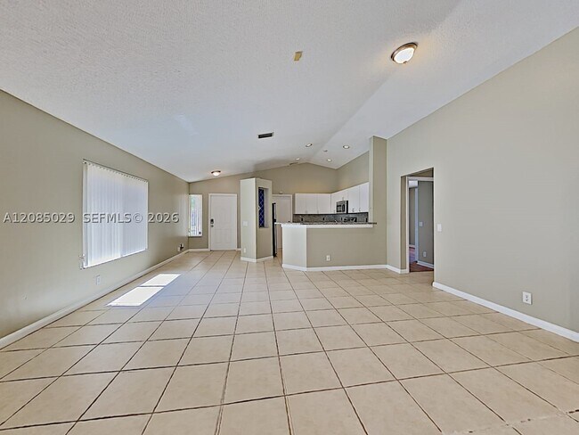 Building Photo - 1380 Presidio Dr