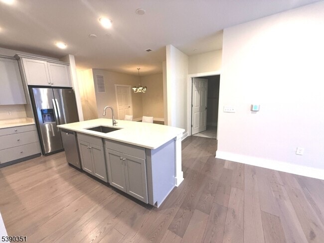 Building Photo - 2 Vanderbilt Blvd