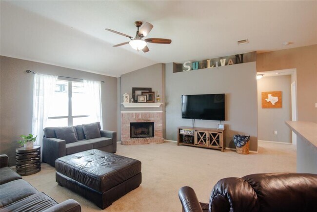 Building Photo - 113 Windsor-