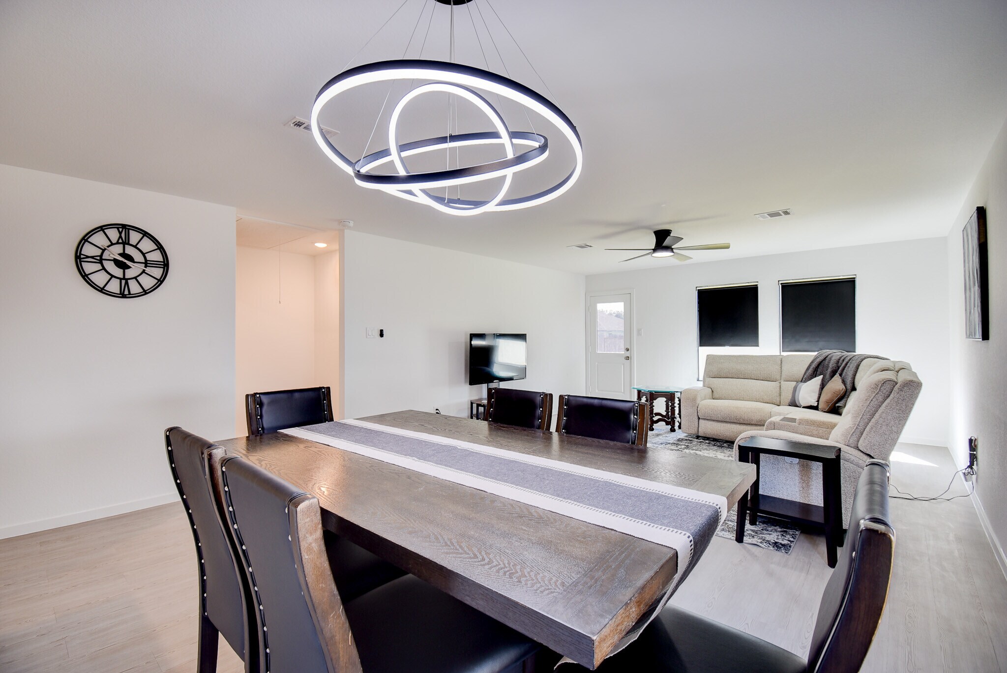 Building Photo - 410 Emma St