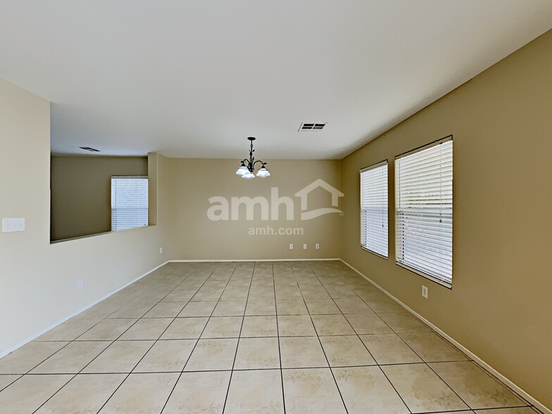 Building Photo - 10268 June Flower Dr