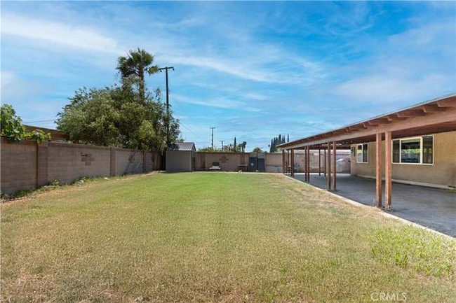 Building Photo - 104 W Bluebell Ave