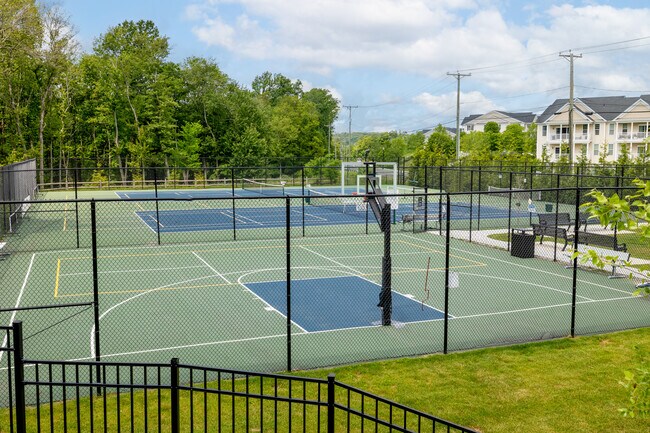 Building Photo - 35 Moorland Dr