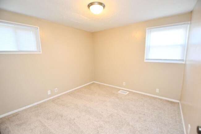 Building Photo - South Bend home for rent