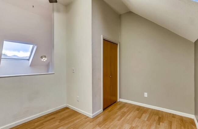 Loft, 2nd bedroom - 1085 Broadway St