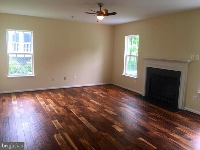 Building Photo - 12910 Belle Meade Trace