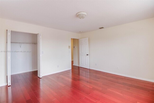 Building Photo - 2231 SW 164th Ave