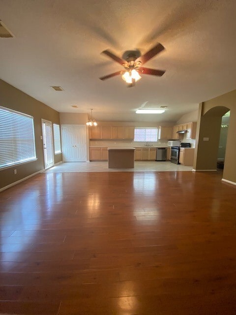 Building Photo - 5406 Meadow Canyon Dr