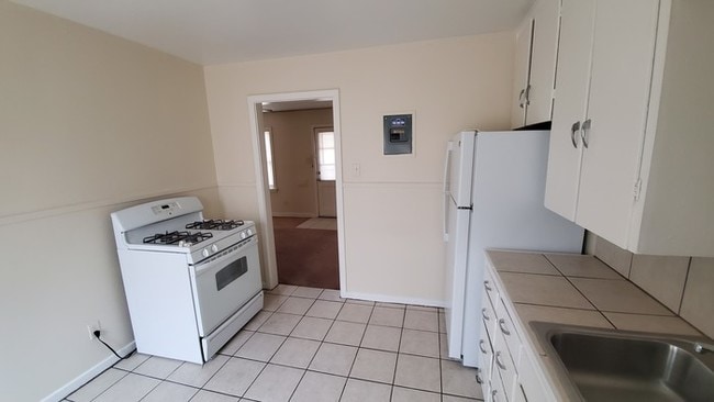 Building Photo - Adorable! 2nd Chance Rental