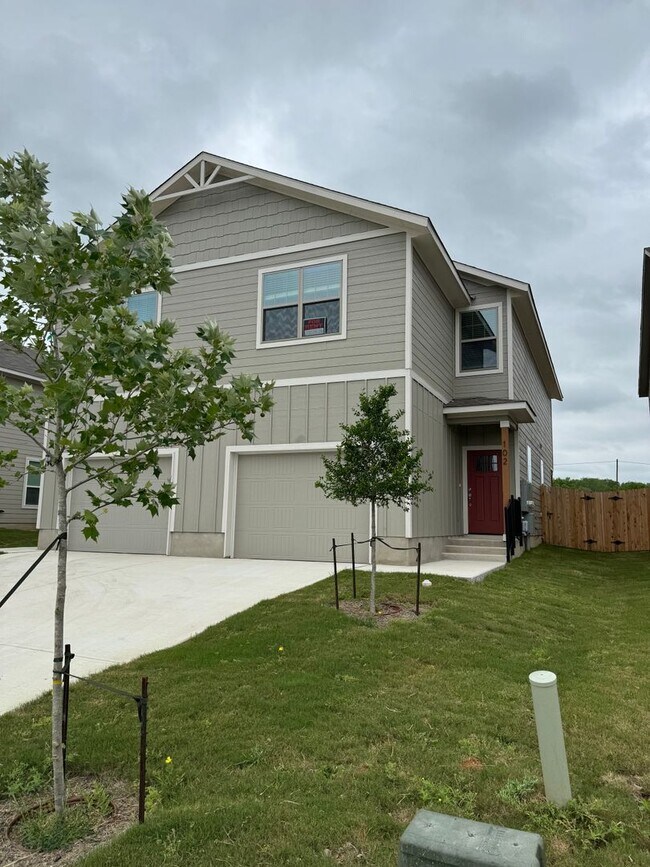Building Photo - NEW CONSTRUCTION IN GATED COMMUNITY!!! BUI...