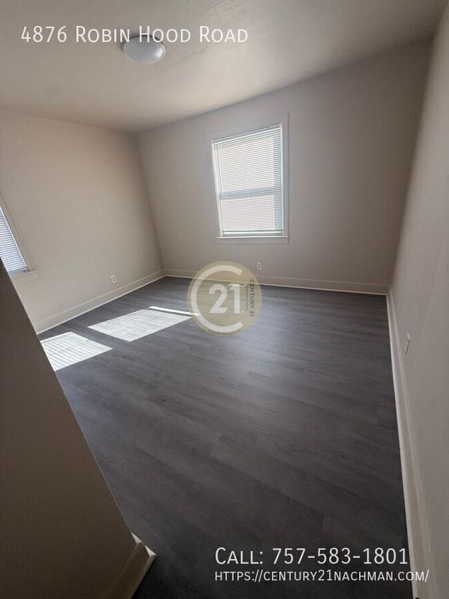 Building Photo - 4876 Robin Hood Rd