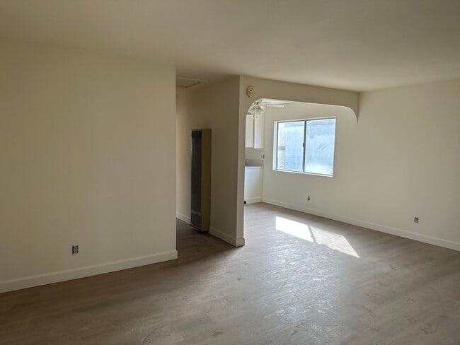 Building Photo - 17011 Pinehurst Ln