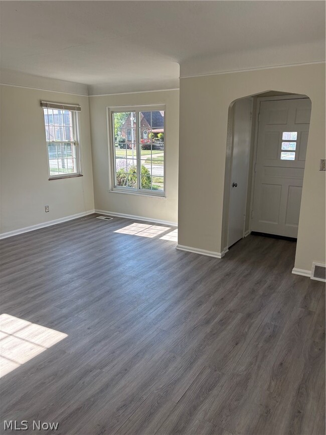 Building Photo - 1211 Tuxedo Ave