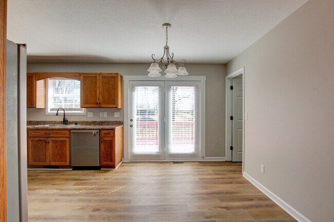 Building Photo - 51 Winding Oaks