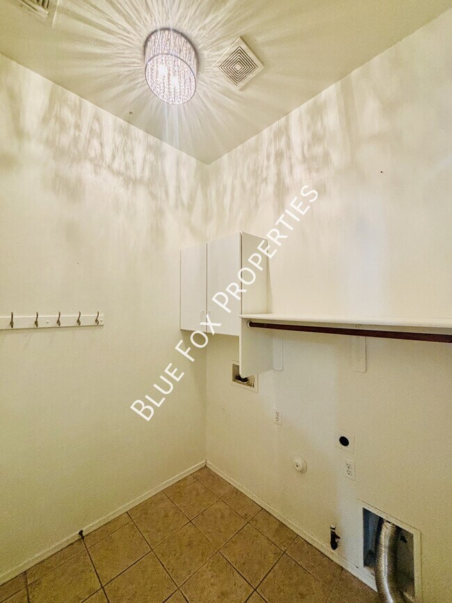 Building Photo - 6505 W Knoll Pines Way