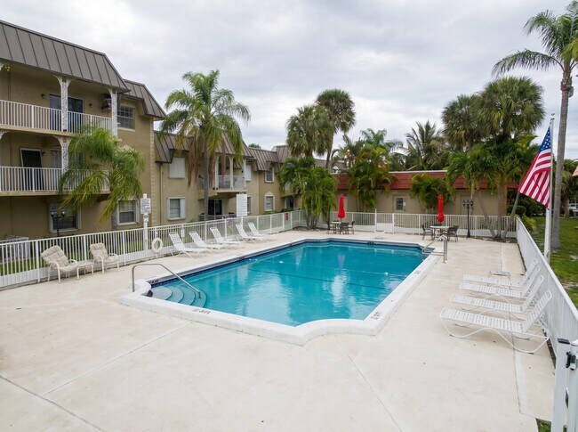 Building Photo - 495 SE 8th St