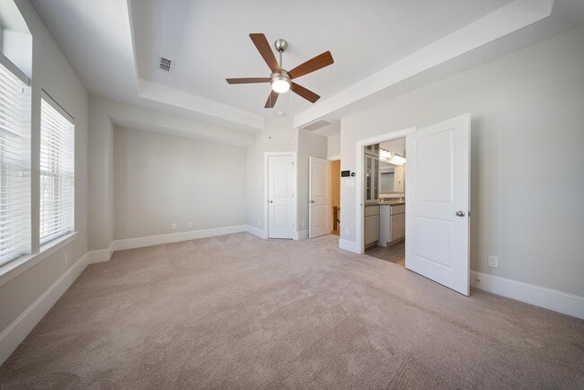 Building Photo - 6755 Highclere Manor Ln